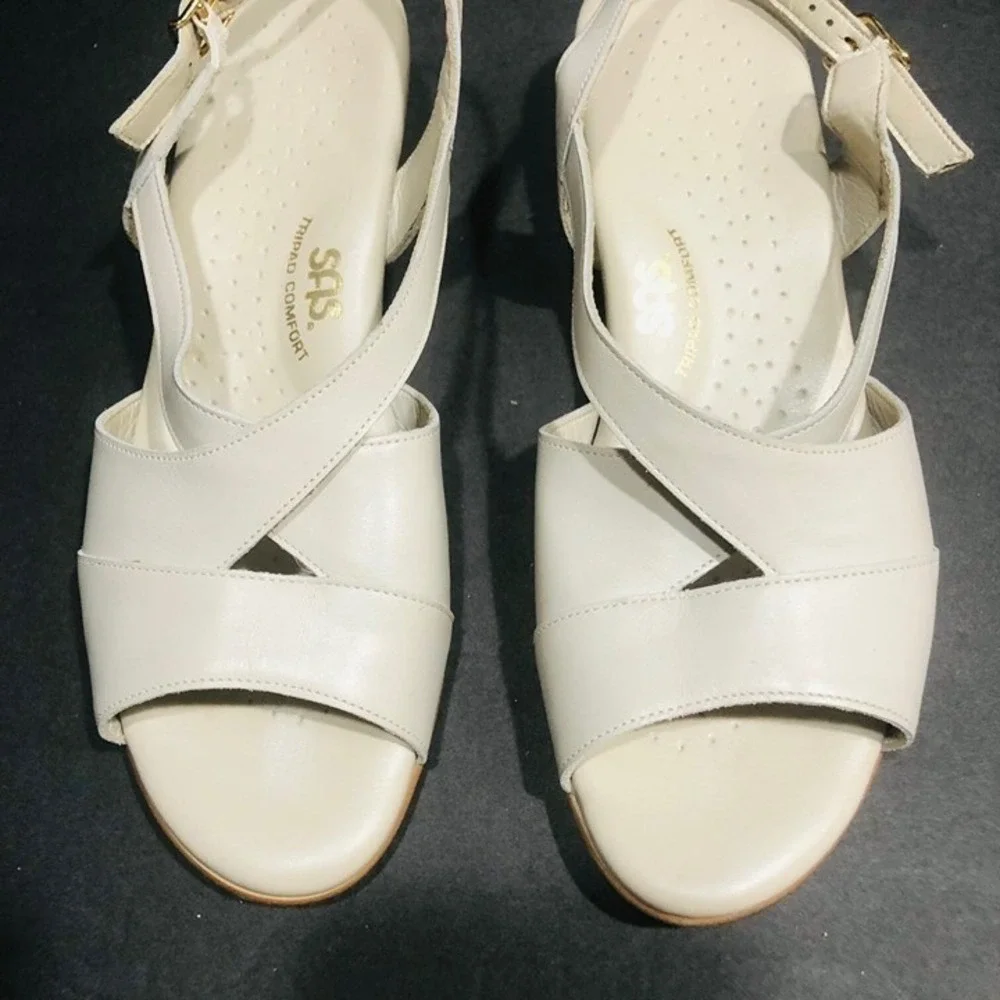 SAS‎ Beige Sandals Strappy Low Wedge Open Toe Minimalist Vaca Summer Women 9.5N